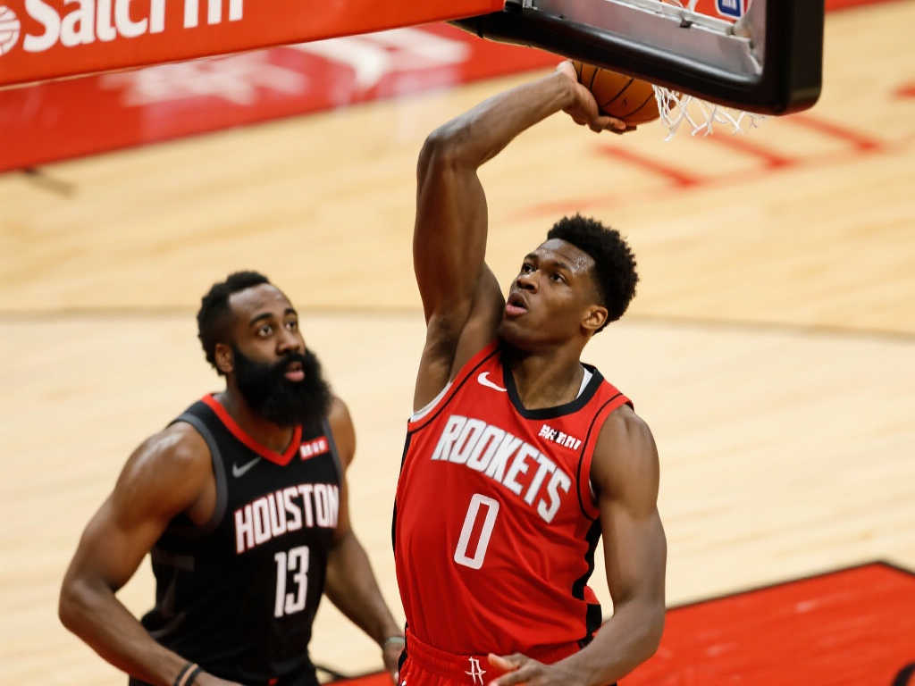 新一代勾手大师!姚明恩师助力他成为哈登完美搭档 新一代勾手大师!姚明恩师助力他成为哈登完美搭档